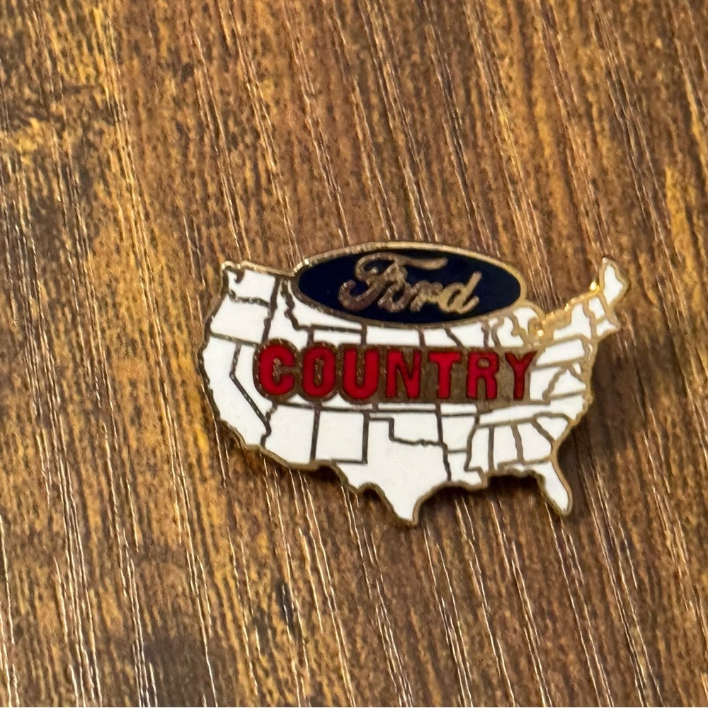 Ford Country USA Map Enamel Lapel Pin Dealer‎ Promo Automotive Advertising